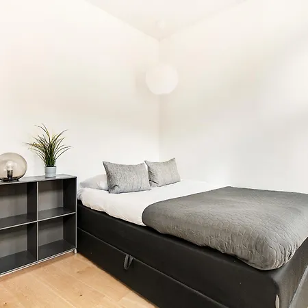 Apartment Sanders Leaves - Pleasant Four-bedroom In Downtown
