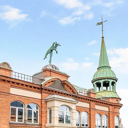 Apartment Sanders Leaves - Pleasant Four-bedroom In Downtown Copenhagen