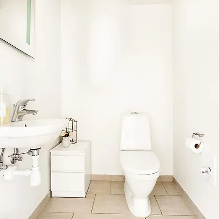 Apartment Sanders Leaves - Pleasant Four-bedroom In Downtown
