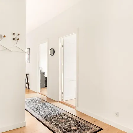 Apartamento Sanders Leaves - Pleasant Four-bedroom In Downtown